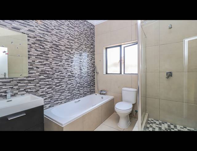 3 BEDROOM HOUSE FOR SALE IN SHARONLEA